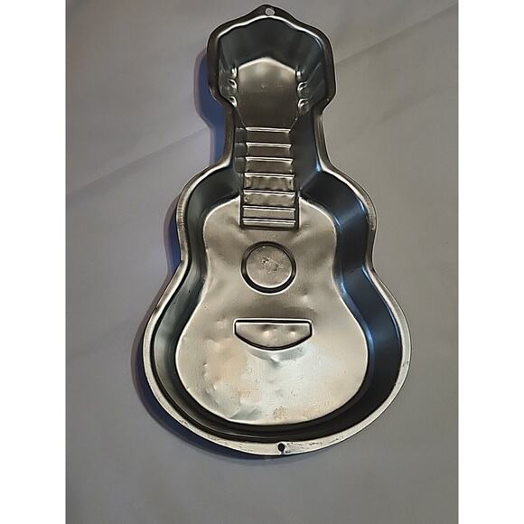 Wilton 2000 Guitar Aluminum Cake Pan Mold 2105-570 SCRATCHES DENTS - Picture 1 of 5